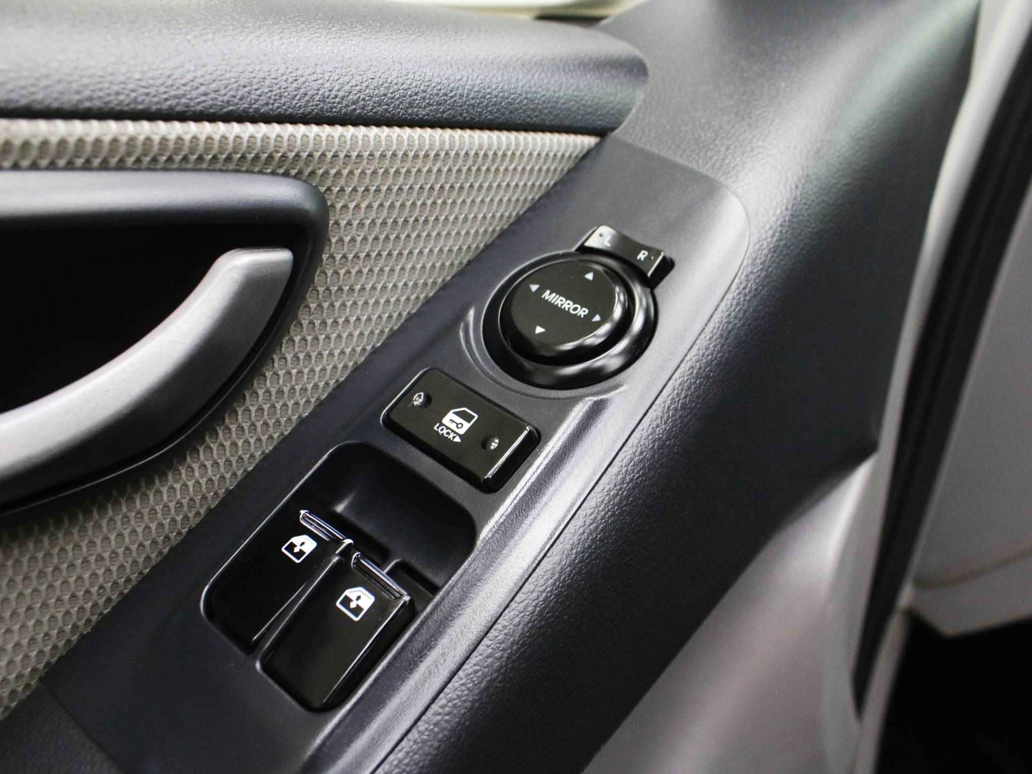 Hyundai Grand Starex, I