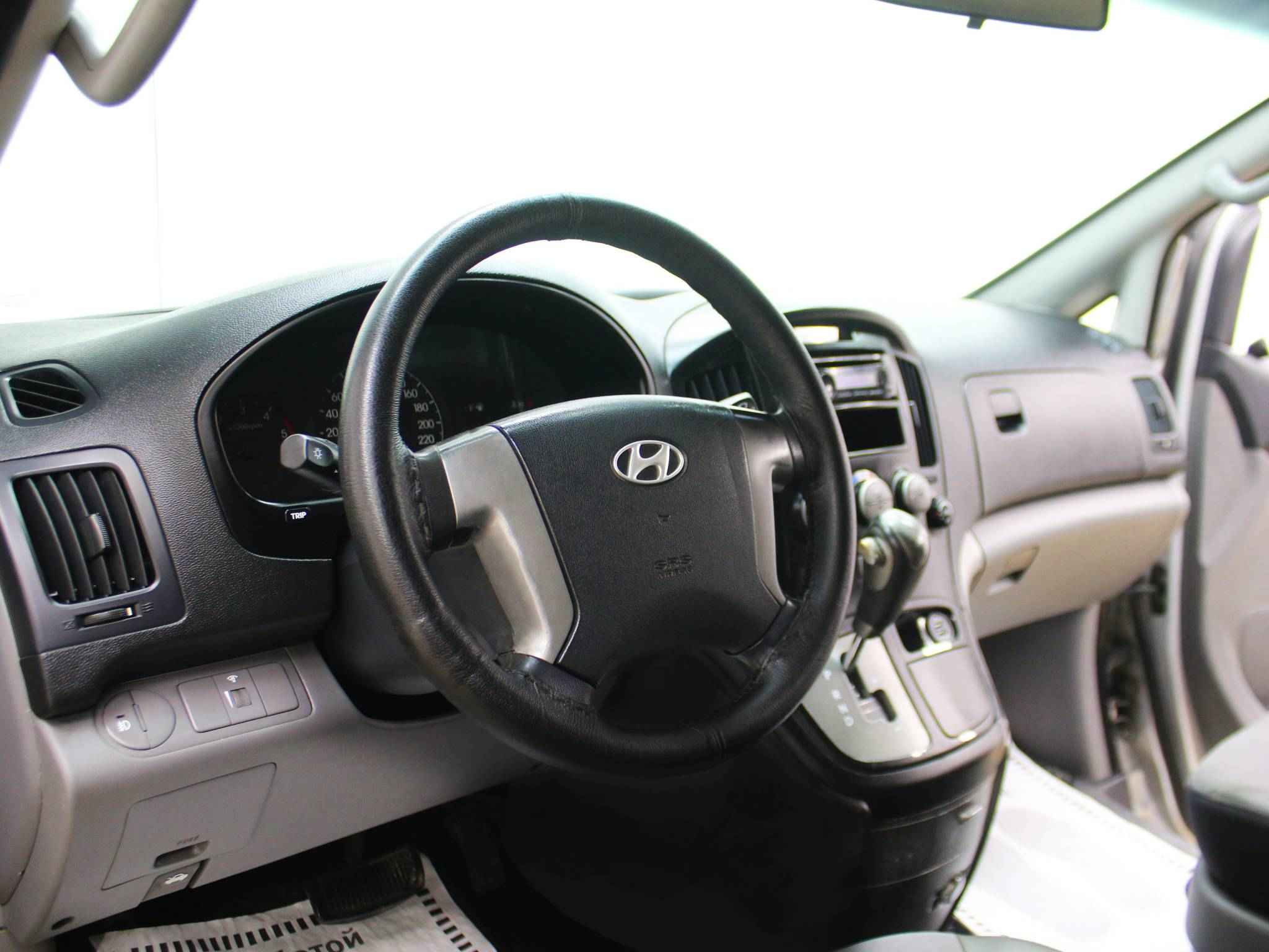 Hyundai Grand Starex, I