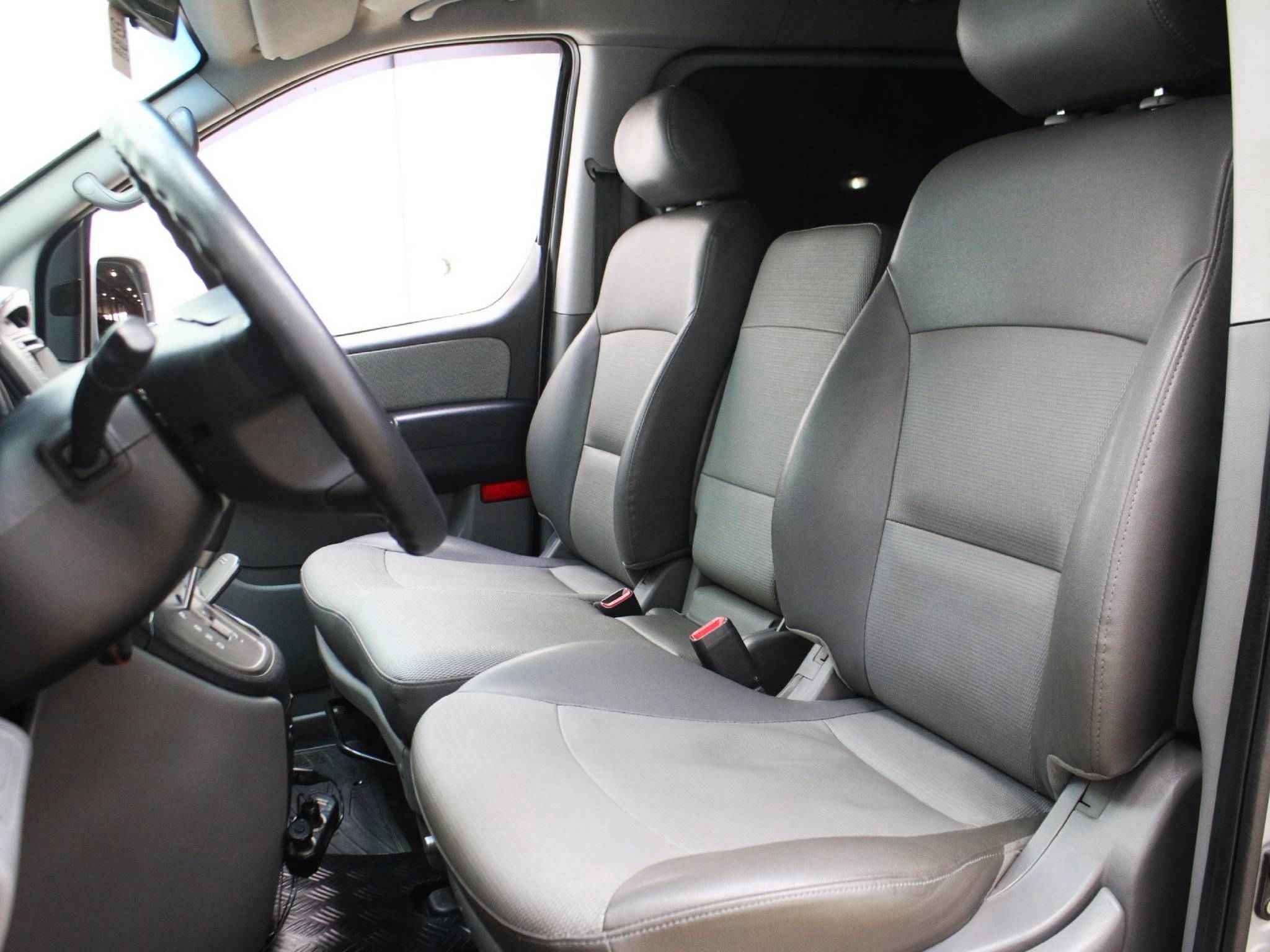 Hyundai Grand Starex, I