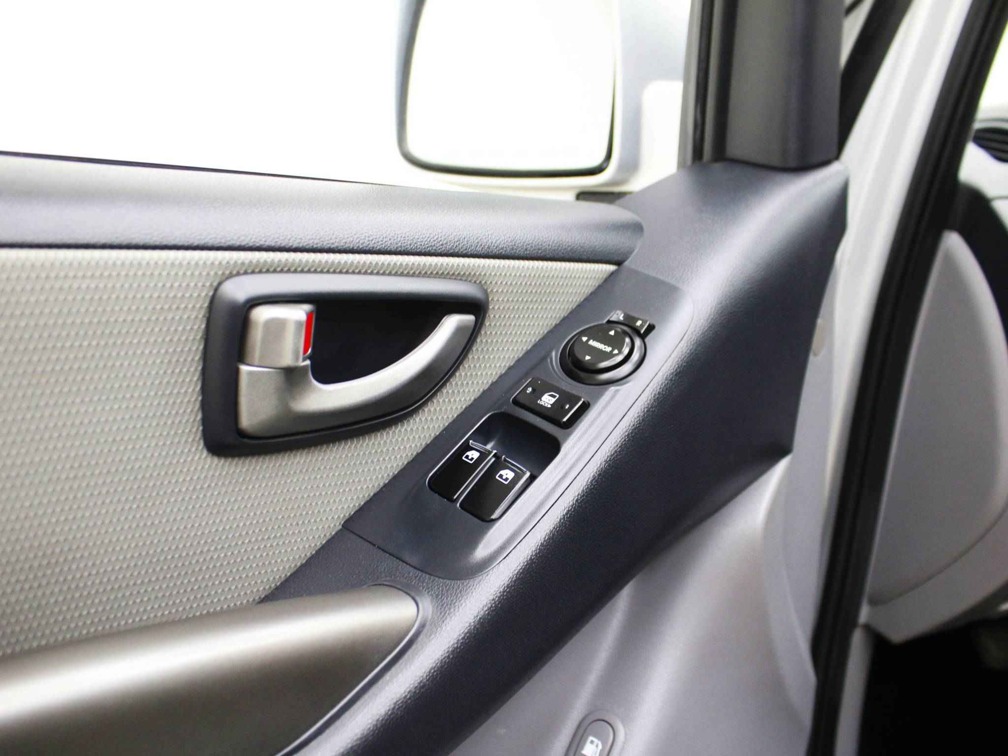 Hyundai Grand Starex, I