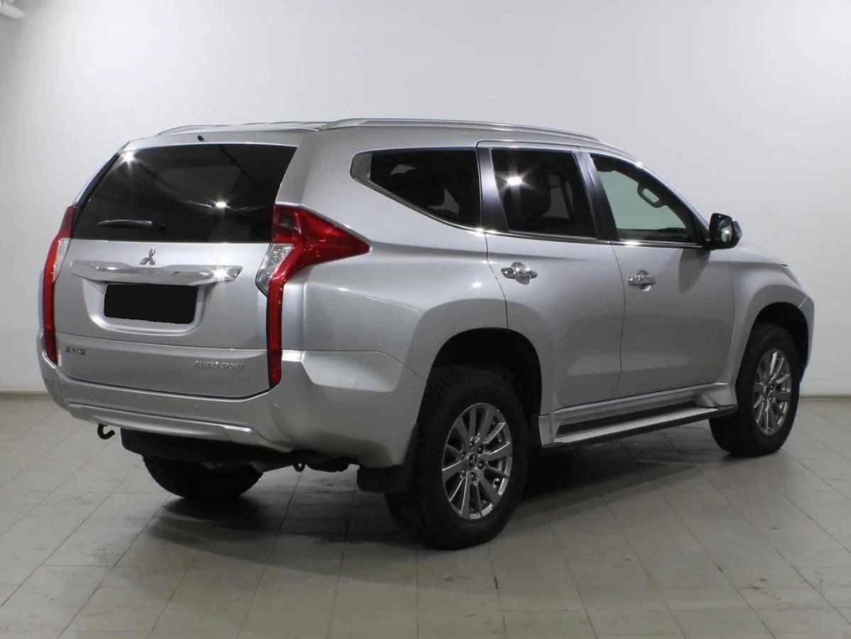Mitsubishi Pajero Sport, III