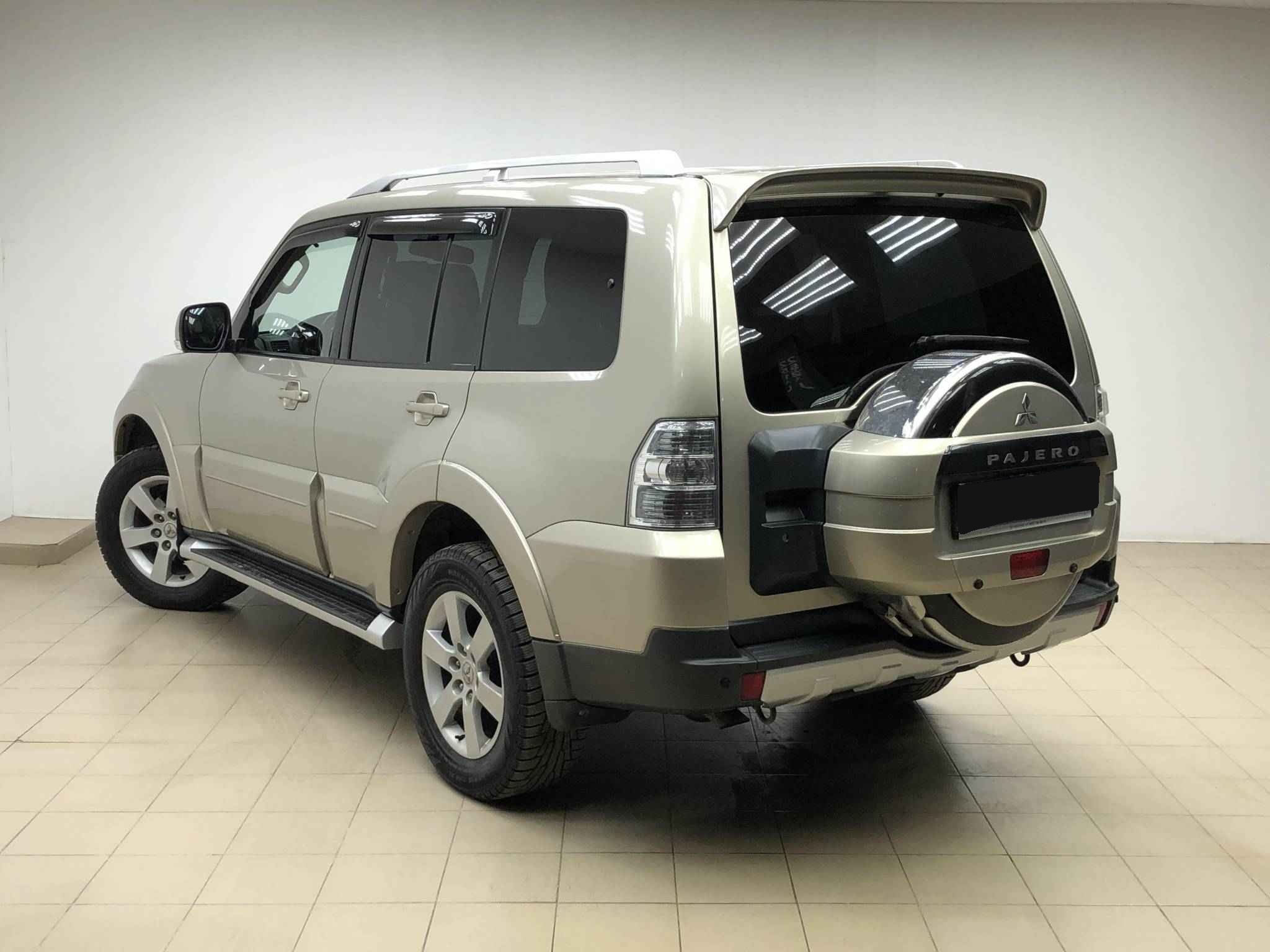 Mitsubishi Pajero, IV