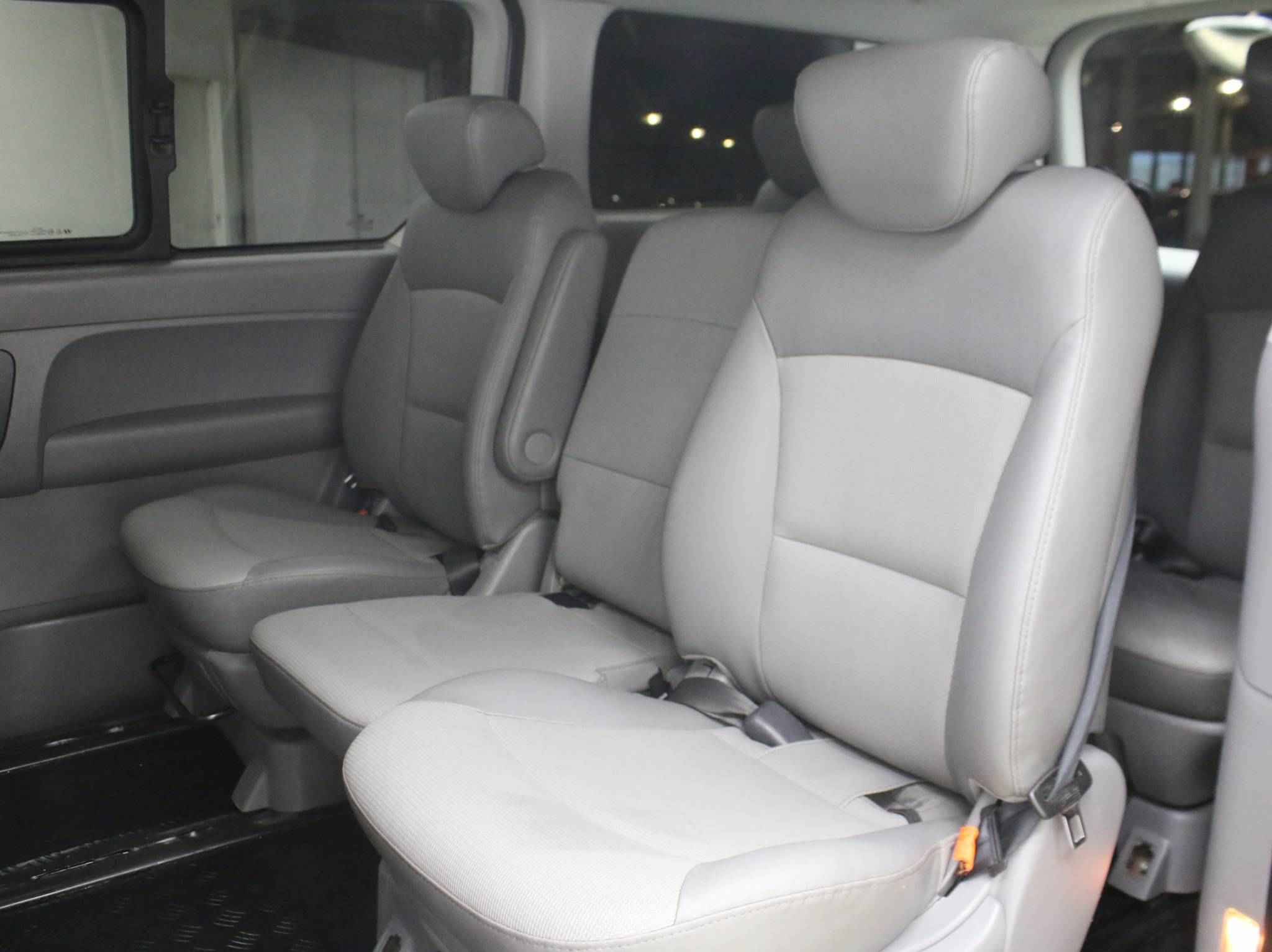 Hyundai Grand Starex, I