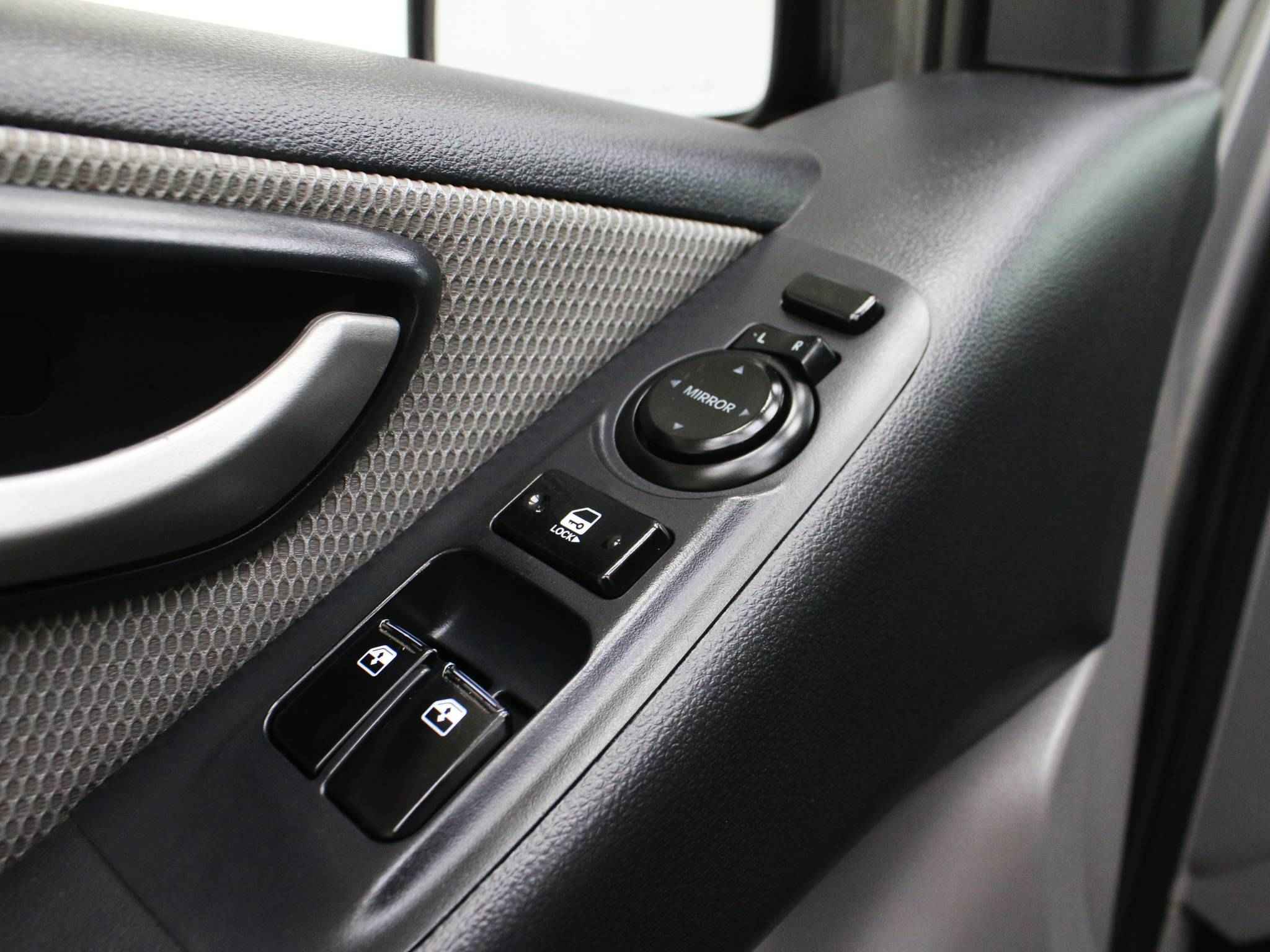 Hyundai Grand Starex, I