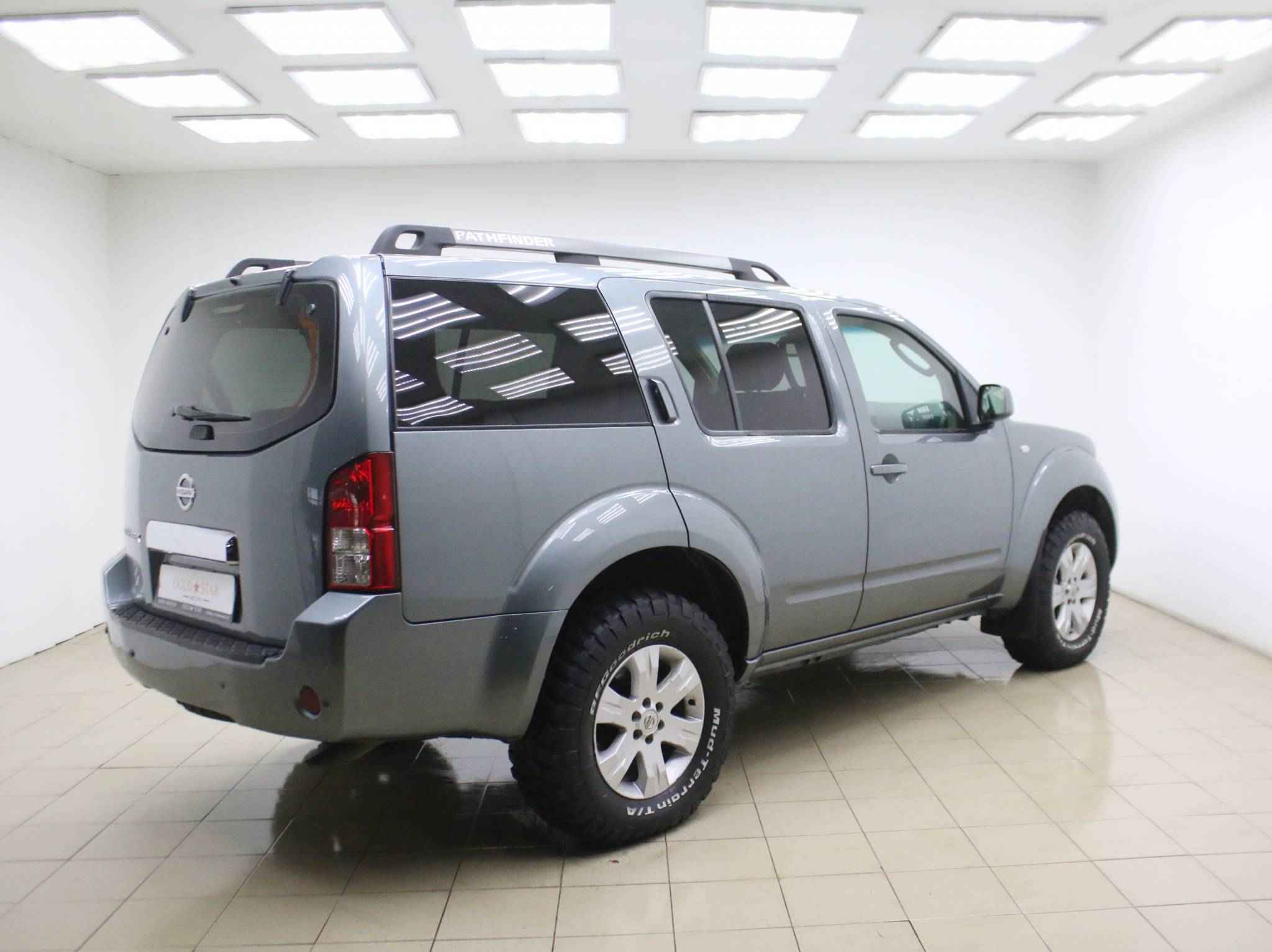 Nissan Pathfinder, III