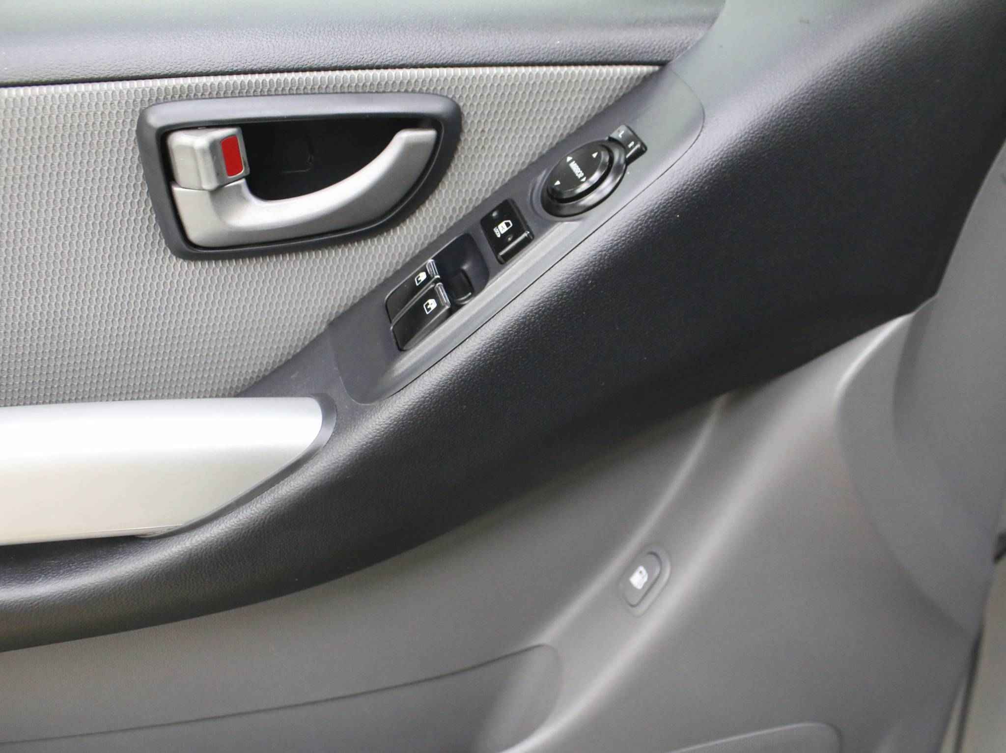 Hyundai Grand Starex, I