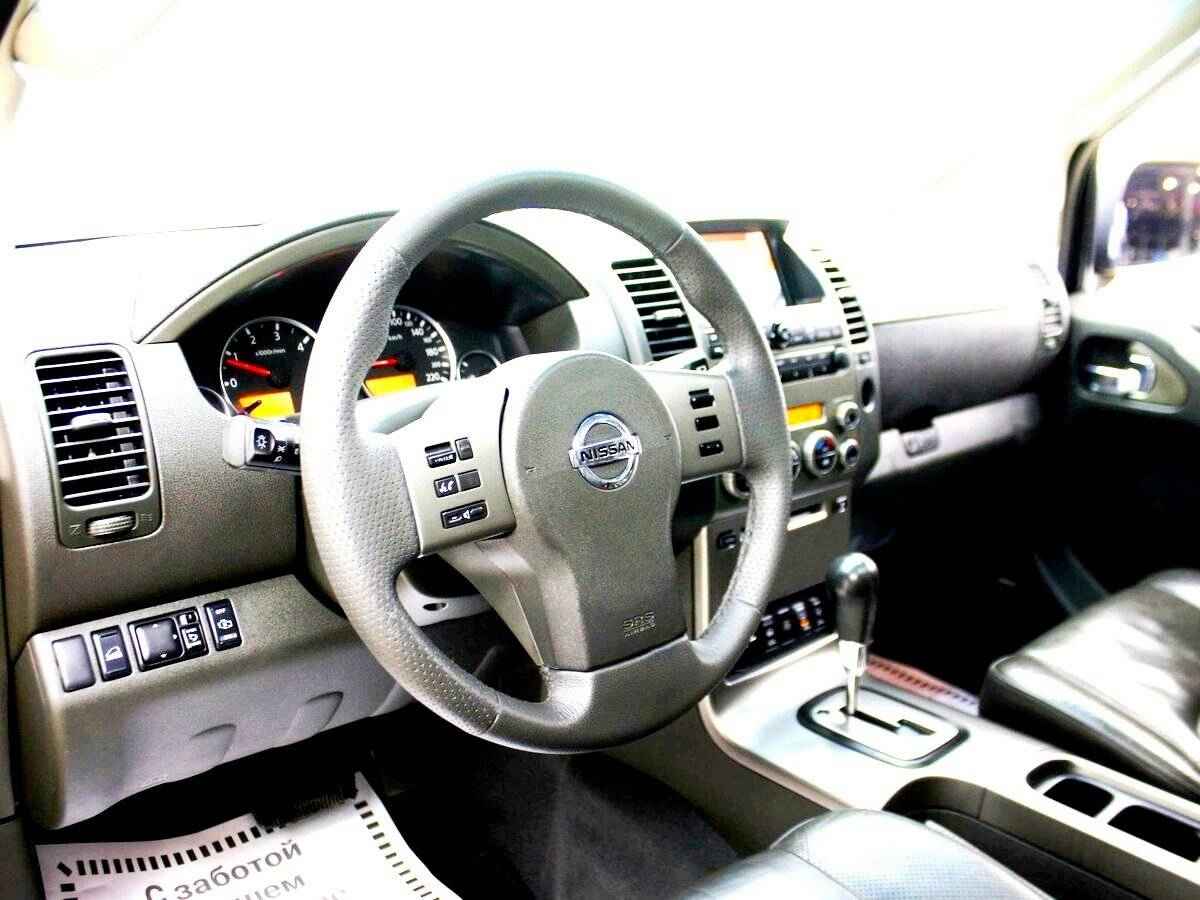Nissan Pathfinder, III