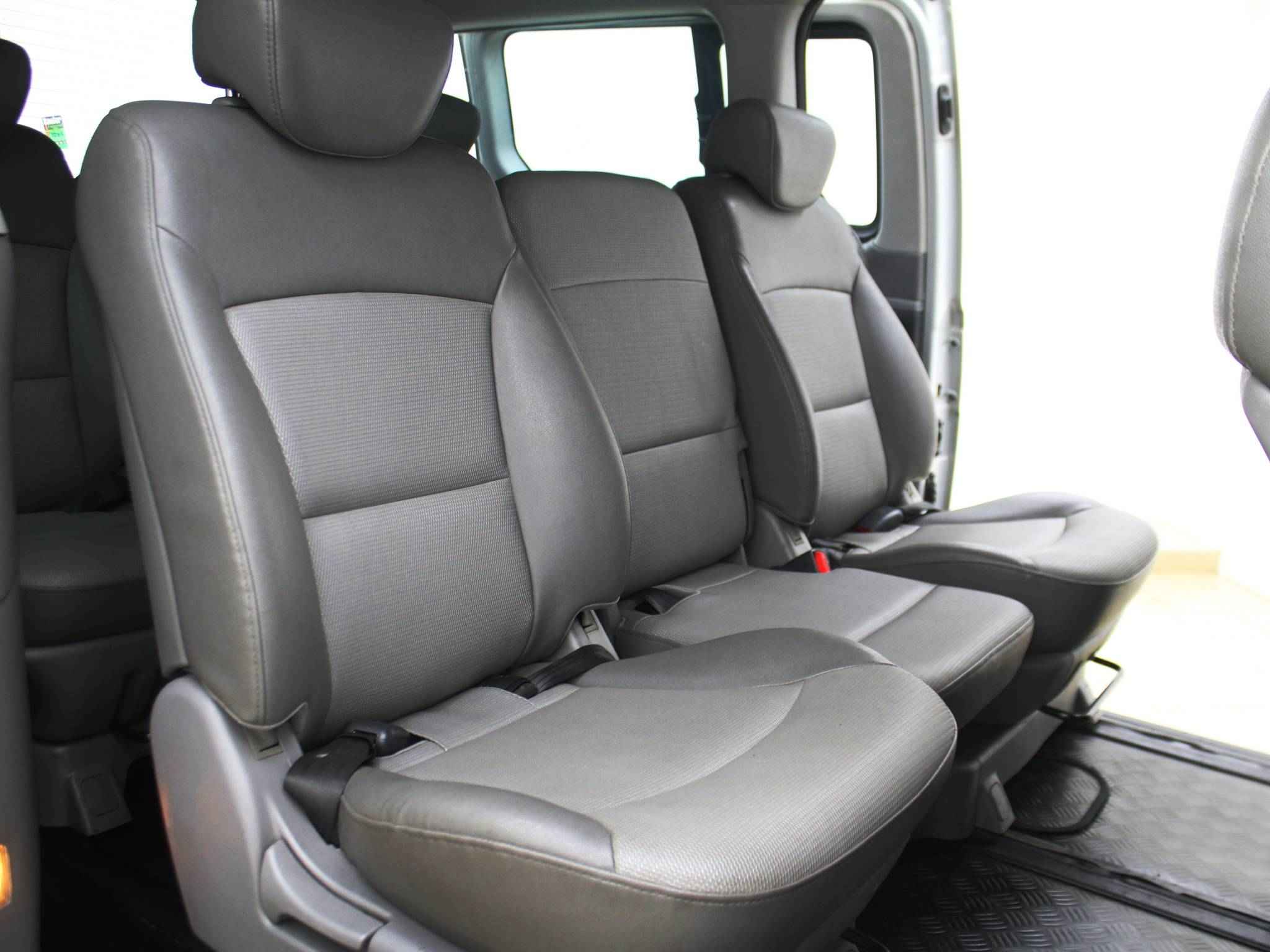 Hyundai Grand Starex, I