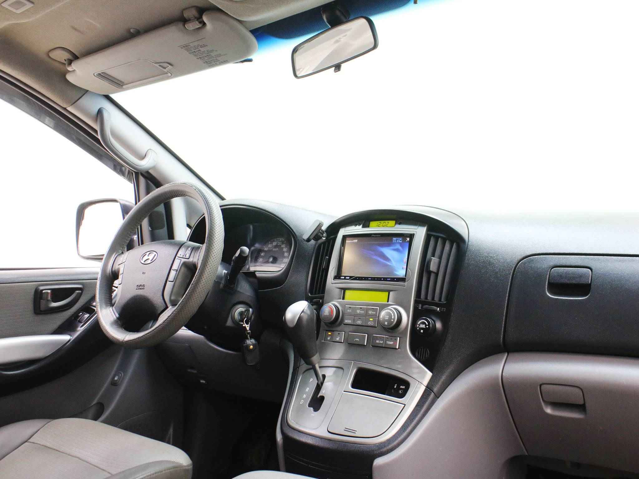 Hyundai Grand Starex, I