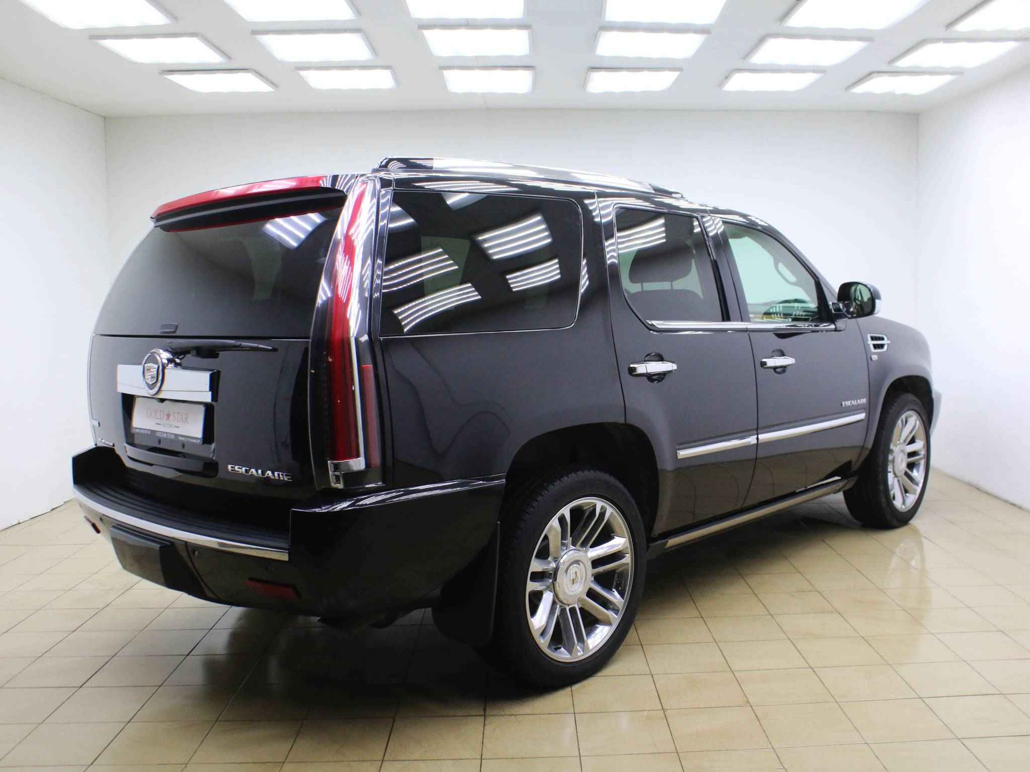 Cadillac Escalade, III