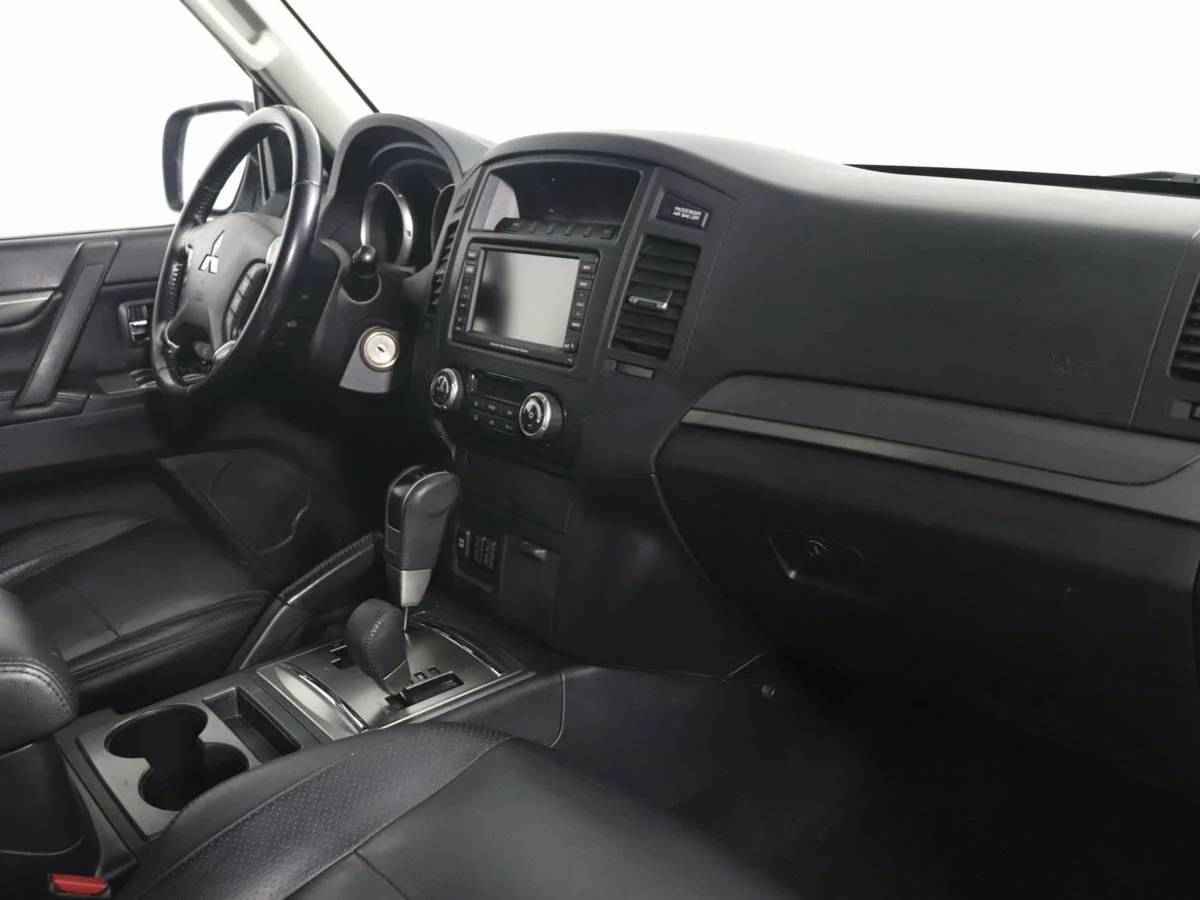 Mitsubishi Pajero, IV