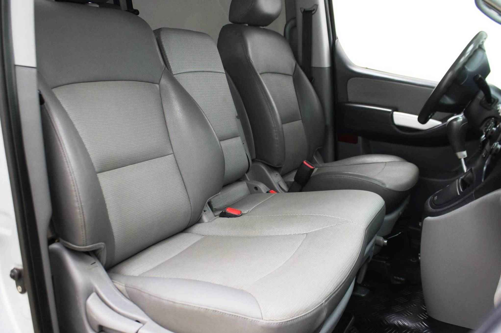 Hyundai Grand Starex, I