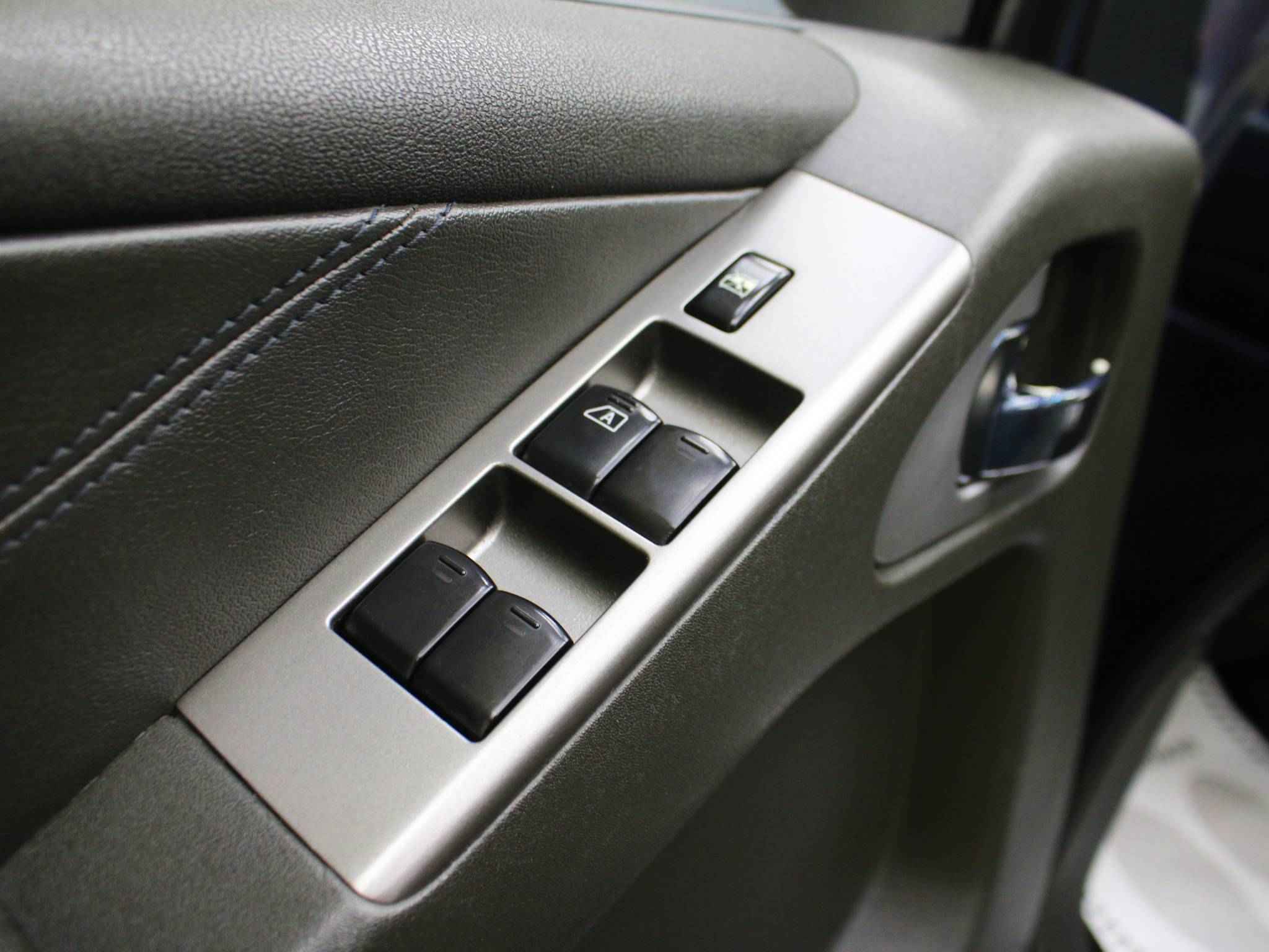 Nissan Pathfinder, III