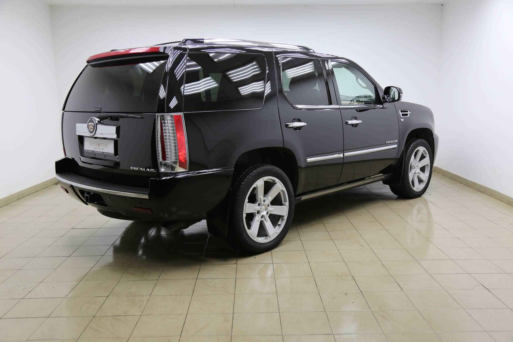 Cadillac Escalade, III