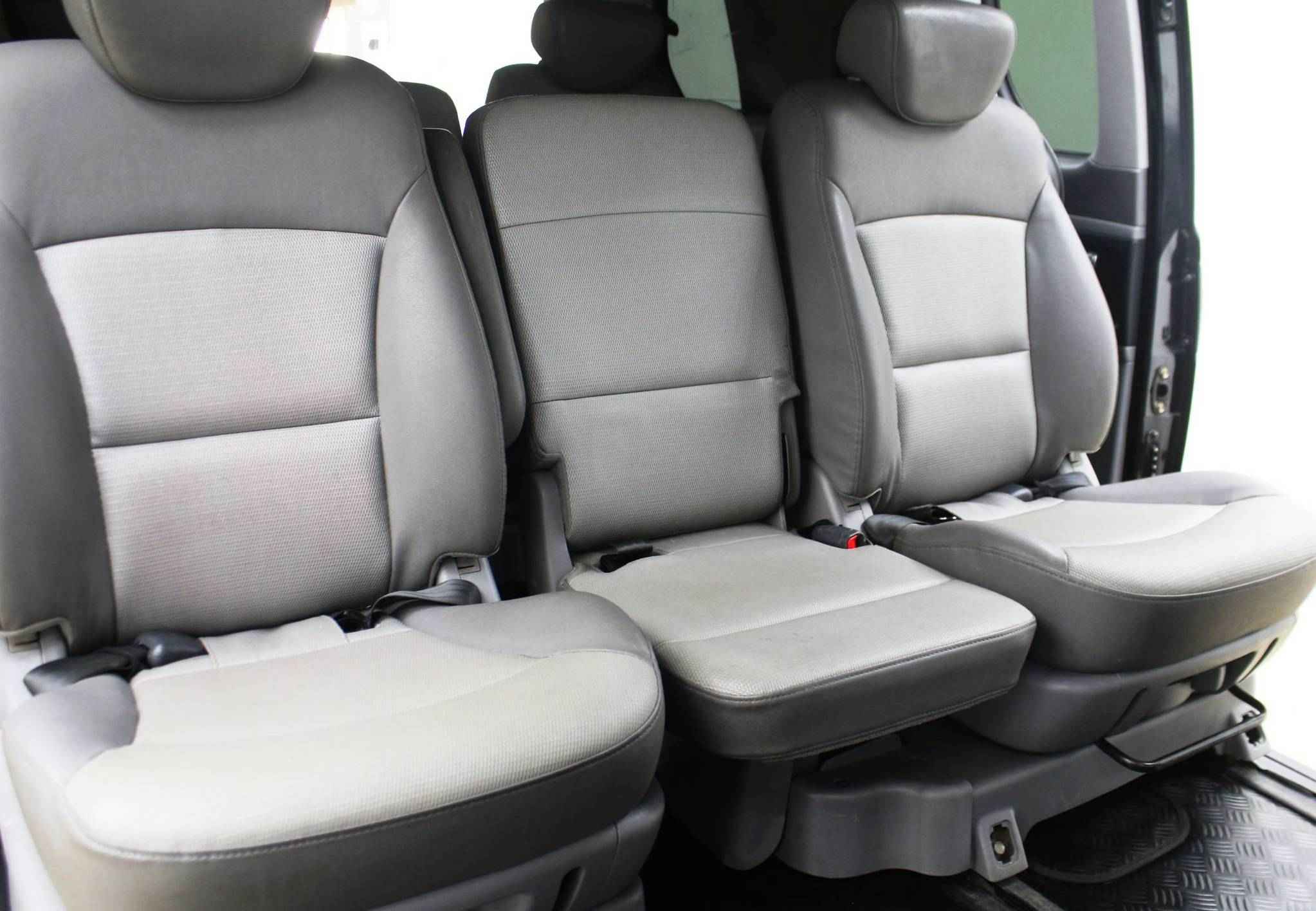 Hyundai Grand Starex, I