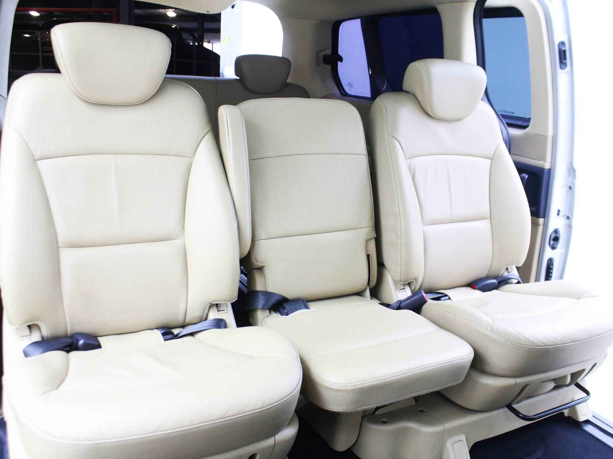 Hyundai Grand Starex, I