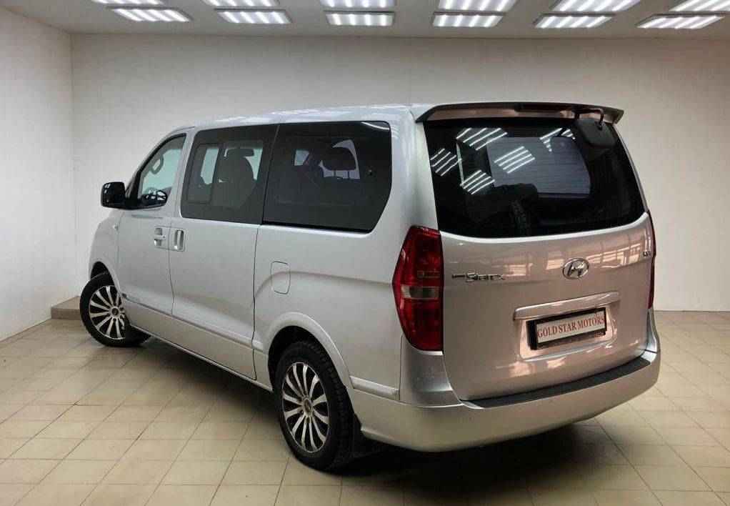 Hyundai Grand Starex, I