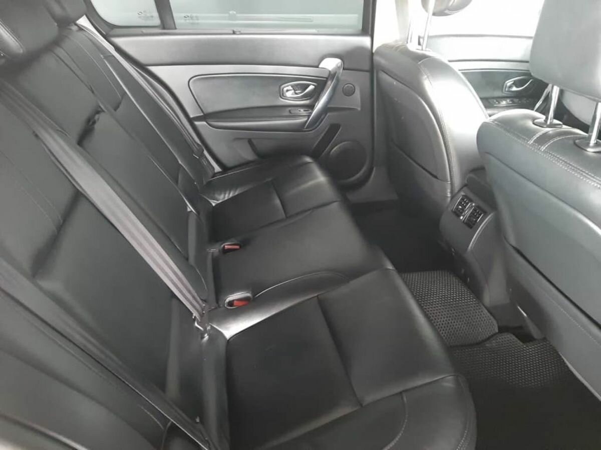 Renault Latitude, 2012