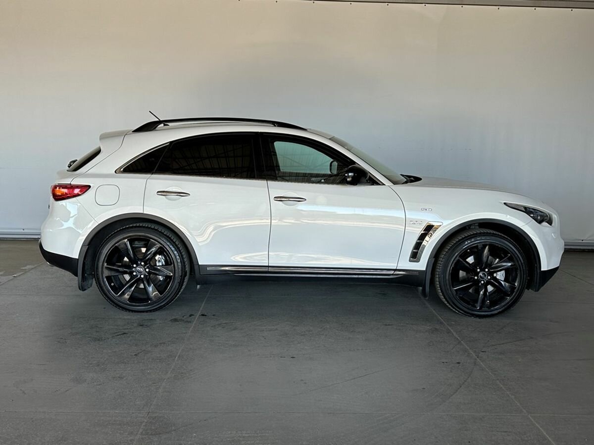Infiniti QX70, 2016